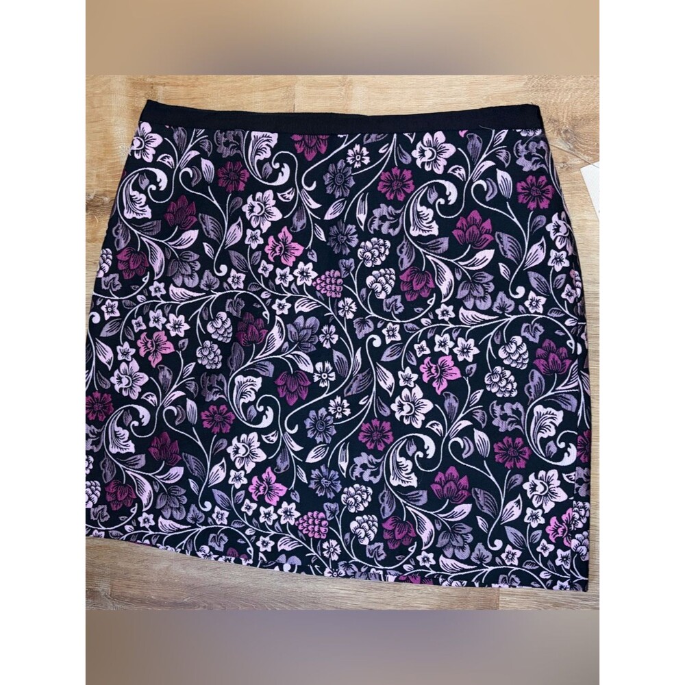 NWT Black Floral Berry Embroidered Tapestry Mini Skirt